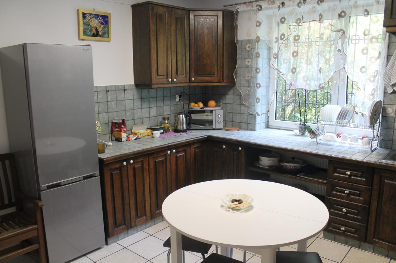 ורשה Saska Ochota Forest Guest House מראה חיצוני תמונה