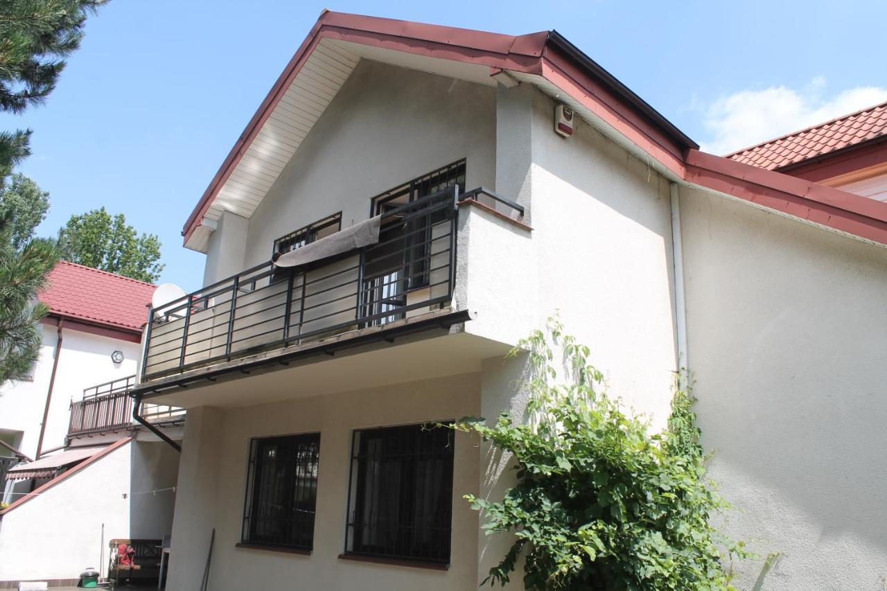 ורשה Saska Ochota Forest Guest House מראה חיצוני תמונה