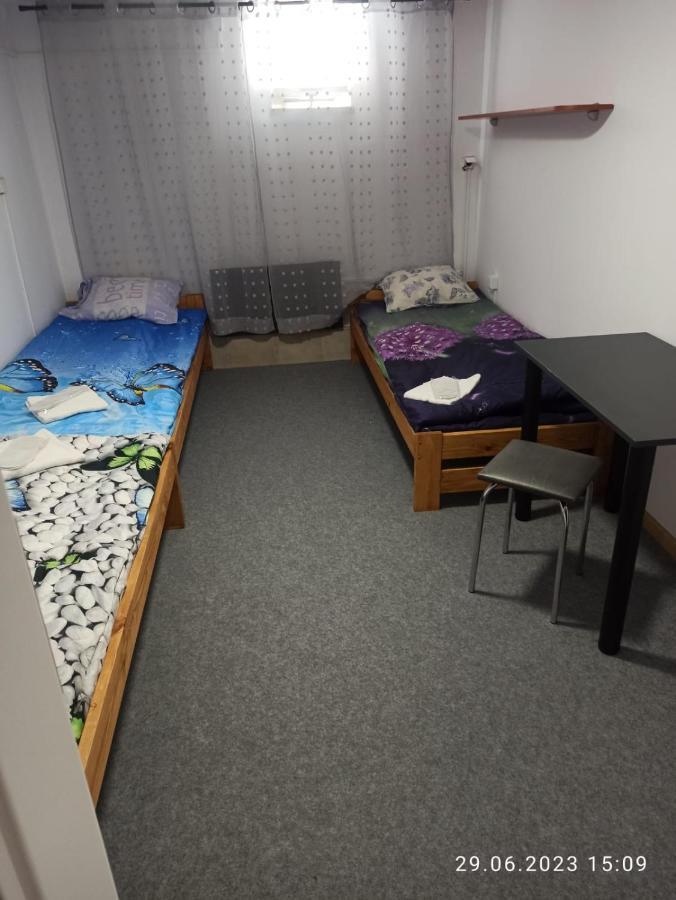 ורשה Saska Ochota Forest Guest House מראה חיצוני תמונה