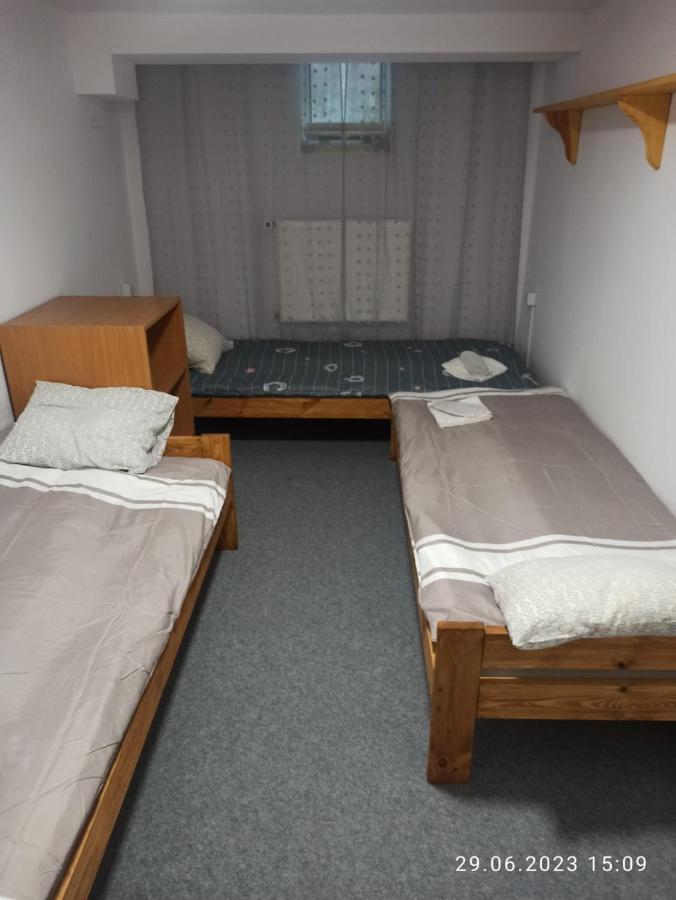 ורשה Saska Ochota Forest Guest House מראה חיצוני תמונה