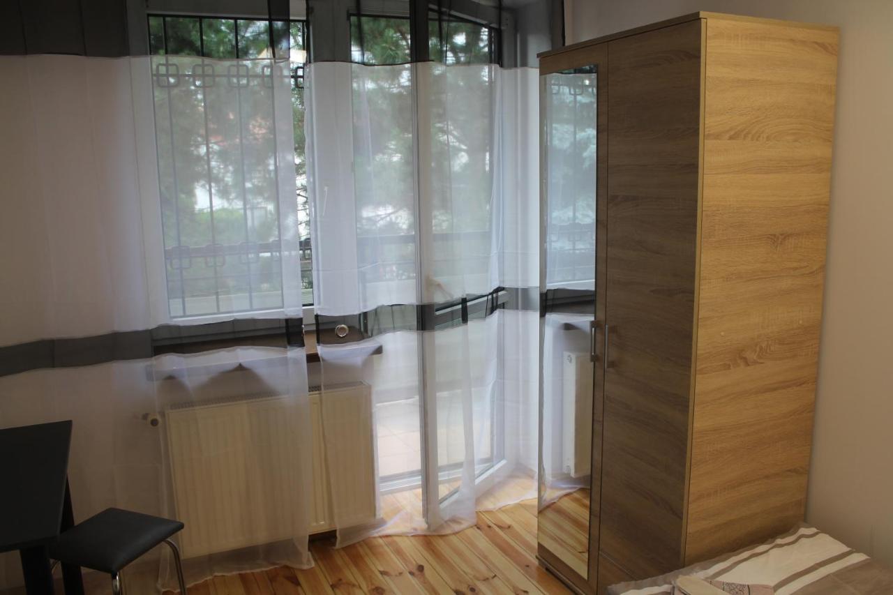 ורשה Saska Ochota Forest Guest House מראה חיצוני תמונה