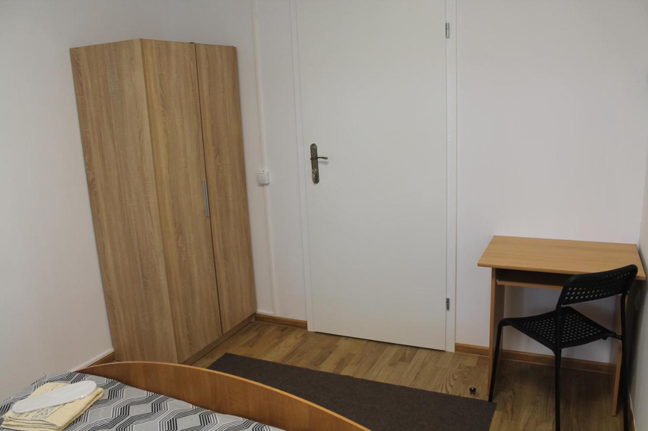 ורשה Saska Ochota Forest Guest House מראה חיצוני תמונה