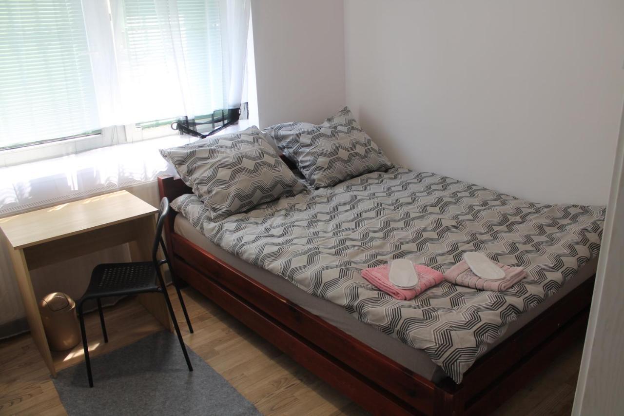 ורשה Saska Ochota Forest Guest House מראה חיצוני תמונה