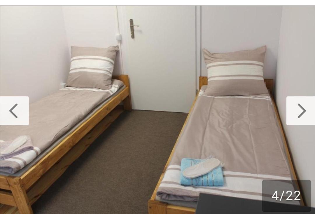 ורשה Saska Ochota Forest Guest House מראה חיצוני תמונה