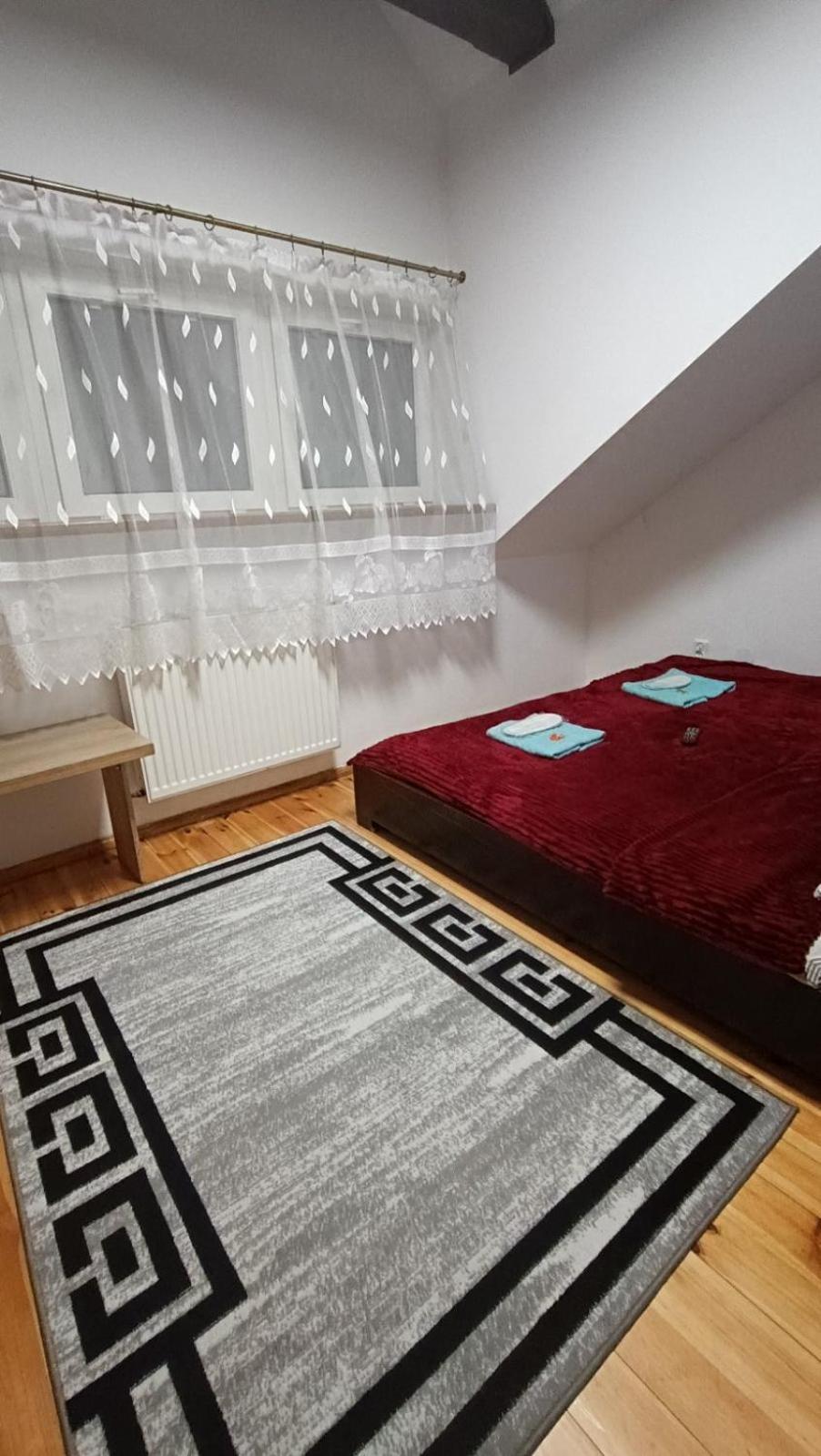 ורשה Saska Ochota Forest Guest House מראה חיצוני תמונה